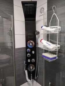 LED Duschpaneel Mischbatterie Wasserfall Regendusche 6-Funktion 304 Edelstahl Duschsystem Duschsäule,Schwarz Kunden-Foto 2