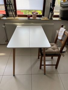 Der Tisch aus 2 Hälften 