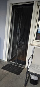 Sekey 70x200cm Magnet Fliegengitter Tür Vorhang für Holz, Eisen, Aluminium Türen und Balkon. Einfache Installation Schwarz Kunden-Foto 11
