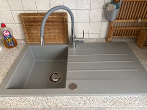 Žulový drez – kuchynský drez – betón – 86 x 50 cm – vstavaný drez – odolný, elegantný, priestorovo úsporný, so sifónom, Mojito 100 Fotografia od zákazníka č. 1