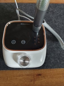 Elektrische Nagelfräser für Gelnägel, 45000 U/Min, Professionelle Nagelfeilen Set mit LCD-Display, Nagelbohrer Set mit Fußpedal und 6 Bits Kunden-Foto 1