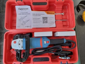 FANZWORK 1500W Betonschleifer Betonfräse Set, Drehzahlregelbar, inkl. Premium 125mm Diamantschleiftopf, Absaughaube, T-Förmiger Griff Kunden-Foto 2