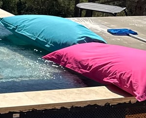 Lumaland Riesen-Sitzsack XXL 140x180 cm Wasserfestes Indoor & Outdoor Liegekissen über 3 Mio. anpassungsfähigen EPS-Perlen Bean Bag waschbarem Bezug Kunden-Foto 3