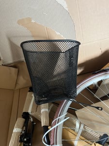 Bergsteiger Amsterdam Damenfahrrad 28 Zoll, mit Korb, Licht, Rücktrittbremse, Rahmenhöhe 48 cm, Hollandrad im Retro-Design, Farbe Weiß Kunden-Foto 3