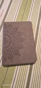 kwmobile Schutzhülle für Kobo Clara BW / Clara Colour / Tolino Shine (5) / Shine Color Hülle - eReader Case aus Kunstleder mit Auto Sleep Funktion - Kunden-Foto 1