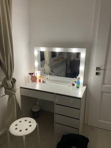 Toilette Da Trucco / Cosmetica Con Specchio Led – Moderna, Stile Loft – 80 Cm Foto del cliente 1