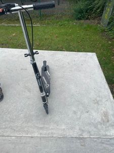 FOXSPORT Roller, Kinder Scooter, Cityroller, Tretroller, LED Räder, höhenverstellbar, klappbar, mit Handbremse, belastbar bis 100 kg, Rosa Kunden-Foto 2