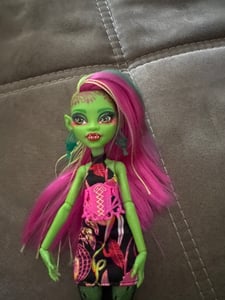 Monster High: Verborgen Schatten, Monster Mysterieën, Draculaura Klantenfoto 1