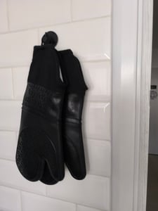 AVANA Silikon Ofenhandschuhe Hitzebeständige Grillhandschuhe Anti-Rutsch Kochhandschuhe mit weichem Baumwoll-Innenfutter Handschuhe bis 250°C Schwarz Kunden-Foto 1