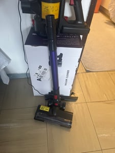 Authmic Akku Staubsauger, 60000Pa/110Min/1,8L StaubsaugerKabellos mit Display, Anti-Tangle-Bürste,Ultraleise,für Tierhaare/Teppiche/Hartböden/Auto Kunden-Foto 11