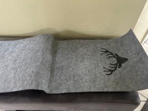 Tischläufer 'Hirschkopf', Filz 120 cm x 30 cm - grau Kunden-Foto 1