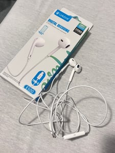 Kabelkopfhörer Lightning / Typ C / 3,5 Klinke Aux In-Ear mit Mikrofon & Lautstärketasten – Klinke / 3.5 Aux Kunden-Foto 3