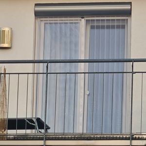 Sekey 70x200cm Magnet Fliegengitter Tür Vorhang für Holz, Eisen, Aluminium Türen und Balkon. Einfache Installation Schwarz Kunden-Foto 18