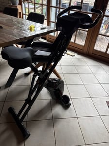 Neu Tretmann Hometrainer fahrrad Klappbar Set-extra bequem & leise- [RelaxFoam] bis 150KG Belastbar Ergometer Kunden-Foto 1