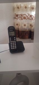 Panasonic KX-TGC460GB, DECT-Telefon, Kabelloses Mobilteil, Freisprecheinrichtung, 120 Eintragungen, Anrufer-Identifikation, Schwarz Kunden-Foto 1