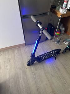 Elektroscooter Kinder Alter 6-12 Jahren Rosa Elektroroller 6 Zoll E-Roller Kinder Klappbar Kinderroller Aluminium E-Scooter EU Version Kunden-Foto 1
