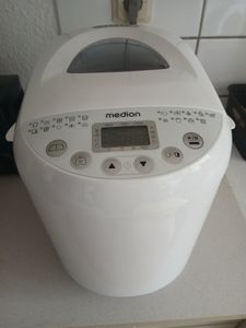 MEDION Brotbackautomat (Brotbackmaschine, 550 Watt, bis zu 1000g, 19 Backprogramme, 3 Bräunungsgrade, Warmhaltefunktion, Zeitvorwahl MD 11011) Kunden-Foto 1
