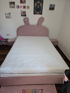 Letto imbottito Merax 90x200 cm con orecchie da coniglio a LED e doghe in legno, letto matrimoniale con contenitore e 2 sgabelli contenitore, velluto rosa Foto del cliente 1