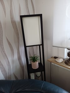 Puluomis 3 Ebene Stehlampe Stehleuchte Standleuchte standlampe Bodenlampe, E27 Innenbeleuchtung für Schlafzimmer Wohnzimmer Holz Regal Schwarz 160cm Kunden-Foto 10
