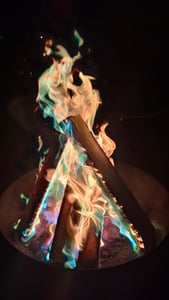 Feuerfarben Pulver für buntes Feuer 250 Gramm für Feuerstellen, Kamin, Ofen, Lagerfeuer oder für Outdoor-Events. Mach dein Feuer bunt! Feuer Farbe aus Kunden-Foto 2