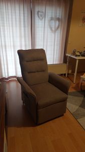 FLEXISPOT Elektrischer Relaxsessel mit Liegefunktion 105°–155°, Verstellbarer TV- & Fernsehsessel für Wohnzimmer, Rückenlehne & Fußstütze (Lichtgrau) Kunden-Foto 4