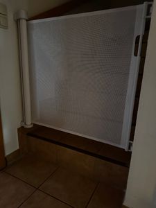 YARDIN Dveřní bezpečnostní brána na schody pro děti a domácí mazlíčky, 0-150 cm, 87 cm vysoká dětská bezpečnostní brána, vhodná na schody/dveře/venkovní i vnitřní, bílá Fotografie od zákazníka č. 1