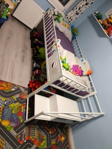 Merax Niedriges Etagenbett Hochbett 90×200 cm mit Metallrahmen, Metallbett mit Aufbewahrungsleiter und Stauraum, für Kinder und Jugendliche, Schwarz Kunden-Foto 2
