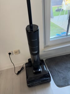 Aspirateur DREAME H15 Pro. Bras robotisé AI DescendReach. Triple bordure. 21 kPa. Anti-enchevêtrement. Nettoyage des brosses par immersion à 100 °C. Photo du client 1