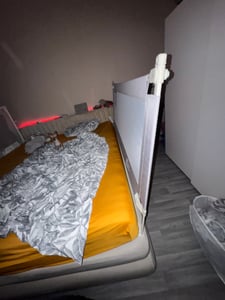 NAIZY 200 cm detská posteľ Rail Výškovo nastaviteľná postieľka Rail s dvojitým uzamykaním ochrany a pevným popruhom Prenosná posteľ Guard pre postieľky Rodičovské postele Fotografia od zákazníka č. 1