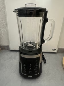 Olvy Blender Pro kielichowy, szklany dzbanek 1,5 l, kubek Tritan 600 ml, ekran dotykowy, Pulse, Auto-Clean, smoothie maker i ice crusher Zdjęcie produktu od klienta nr 19