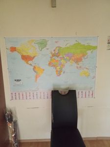 XXL Weltkarte Poster 140x100 cm | Riesige Landkarte als Wanddeko mit 3D-Relief-Effekt | Politische & Physische Karte für Büro & Wohnzimmer Kunden-Foto 2