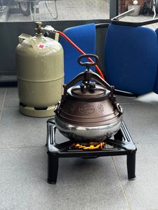 Kazan 15L (11,8 L) – Afghanischer Kessel mit Antihaftbeschichtung | Aluminium-Schmortopf für Gas, Grill & Camping | Bicolor, leicht zu reinigen Kunden-Foto 4
