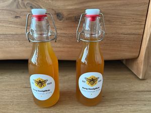 gouveo 12er Set Glasflasche 250 ml eckig mit Bügelverschluss (0,25 l) – leere Bügelflaschen zum Befüllen für Saft, Sirup, Likör, Öl & Essig (BFE250) Kunden-Foto 1