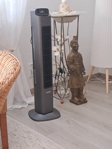MEDION P15 TF Turmventilator mit Fernbedienung (5 Geschwindigkeitsstufen, leiser Schlafmodus, 45 Watt Leistung, Automatische 80° horizontale Oszillation, LED Display, MD10809) weiß Kunden-Foto 6