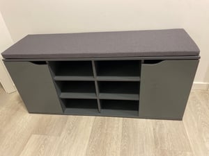 Scarpiera KESPER bianca con cuscino - 103 x 30,5 x 48 cm - 6 scomparti e 2 ante con ripiani variabili - pratica panca - 1591813 Foto del cliente 1