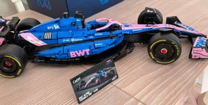CaDA BWT Alpine Formula 1 Team A525 Auto da corsa C64012W Foto del cliente 1