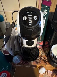 Delonghi Kaffeemaschine | EDG226.W Dolce Gusto Genio S | Pumpendruck 15 bar | Kapsel | 1600 W | Weiß Kunden-Foto 1