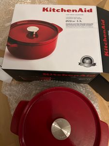 KitchenAid CC006063-001, 5,6 l, Rot, Eisenguss, Keramik, Elektro, Gas, Halogen, Induktion, Versiegelte Platte, Rot, Eisenguss Kunden-Foto 1
