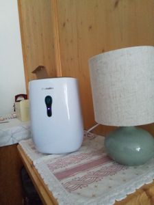 MalTec Luftentfeuchter DH-800 | 800ml Tank | Tragbarer Lufttrockner | gegen Feuchtigkeit Schmutz & Schimmel | für Schlafzimmer Badezimmer Keller Schrank Büro Garage Kunden-Foto 2