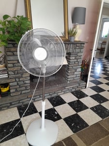 Rowenta Turbo Silence Extreme VU5690, Haushalts-Lamellenlüfter, Schwarz, Weiß, Flur, 35 dB, 40 cm, 3990 m³/h Kunden-Foto 1