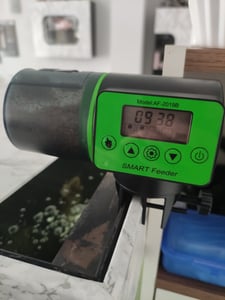 Automatischer Fischfutterautomat Aquarium, Elektrischer Futterautomat Aquarium, feuchtigkeitsbeständig - bis zu 4 Mal am Tag Kunden-Foto 1