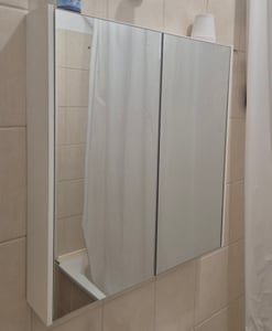 Armoire de toilette COSTWAY, armoire de salle de bain avec 2 portes miroir et étagère, armoire de salle de bain, armoire suspendue, armoire murale en bois, 62 x 11 x 65 cm, blanc Photo du client 1