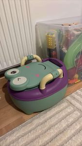 YARDIN Kinder Töpfchen Kindertoilette Babytopf WC, Kinder Toilettensitz Toilettentrainer mit Griffe und Anti-Rutsch, für Kinder ab 1 jahr, Grün-Typ A Kunden-Foto 6