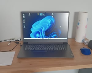 Lenovo Laptop | 17,3" | Intel U300 | 5 x 4.40 GHz | 24 GB RAM | 2000 GB SSD | Win 11 Kunden-Foto 1
