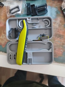 Philips OneBlade Rasierer QP2724/10 + Etui Slim Edition + 2 Körperaufsätze Kunden-Foto 1