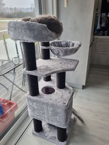 FEANDREA Kratzbaum 186 cm, Katzenbaum für große katzen, 13 dicken Säulen (11 cm d), stabil, Kippschutz, Tintenschwarz Kunden-Foto 20