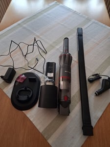 Genius Invictus One Aspirateur à main (8 pièces) Une puissance maximale au format main Aspirateur à batterie sans sac et sans fil ; Photo du client 1