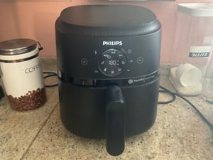 Philips Airfryer 2000 Series, 13 Einstellungen, 4,2 l, schwarz (NA229/00) Kunden-Foto 1