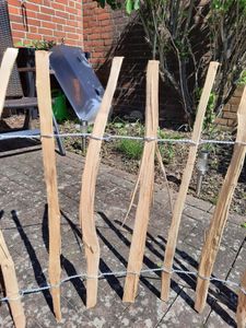 Staketenzaun in 26 Größen - Holzzaun aus Haselnuss - Gartenzaun Holz Höhen 50 cm - 150 cm Länge 5/10 Meter - Kastanienzaun für Garten (90cm x 5m) Kunden-Foto 9