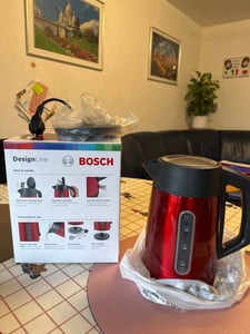 Bosch TWK3P421, 1,7 l, 2400 W, Schwarz, Weiß, Edelstahl, Wasserstandsanzeige, Überhitzungsschutz Kunden-Foto 1